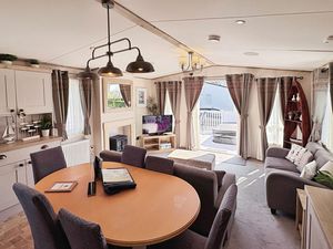 Photo 18- click for photo gallery